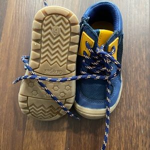 Cat & Jack boots size 6